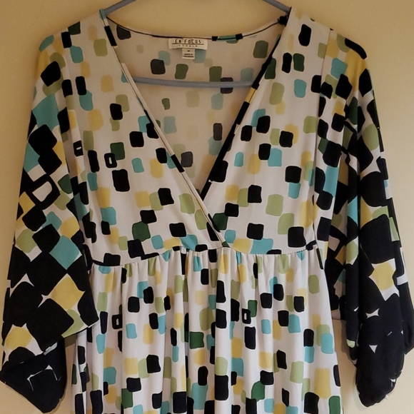 En focus Studio dress. - Picture 2 of 5